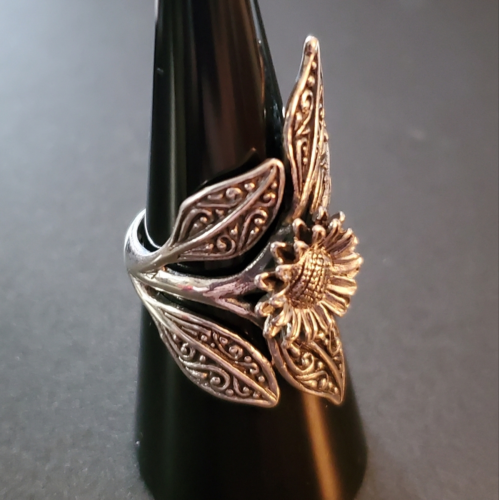 925 Sterling Silver Sunflower Ring - Picture 2 of 7